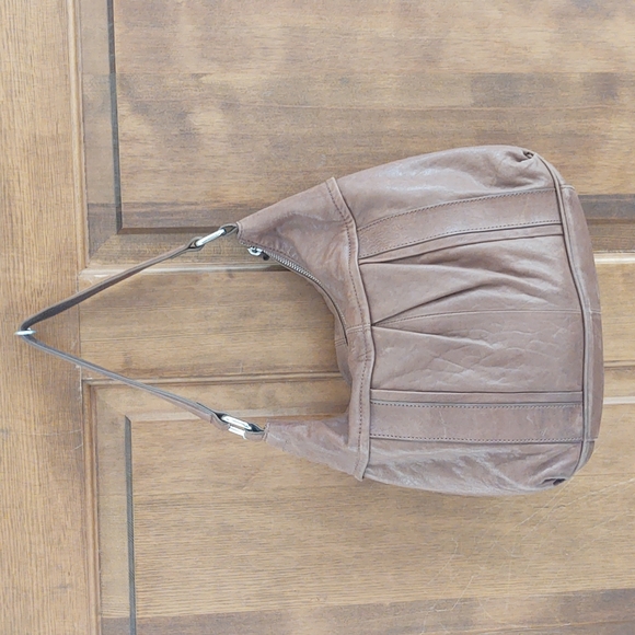Perlina Genuine Leather Shoulder bag - Picture 2 of 13